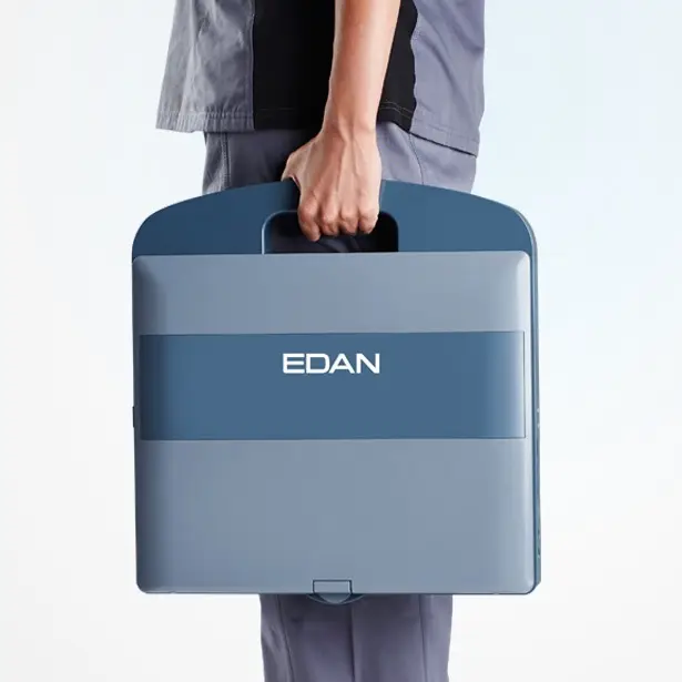 Edan-Acclarix-AX4-hand-held-view